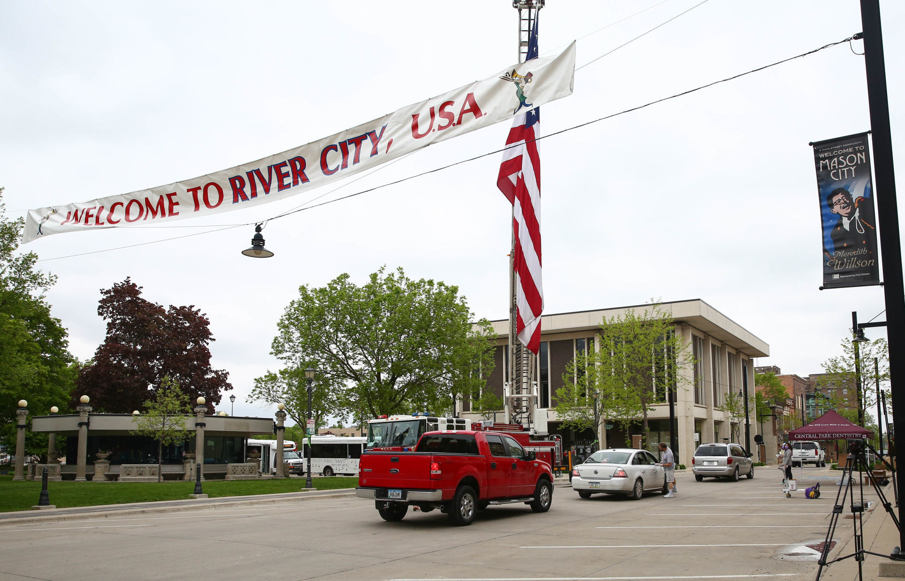 Downtown Mason City Reverse Parade (16).jpg